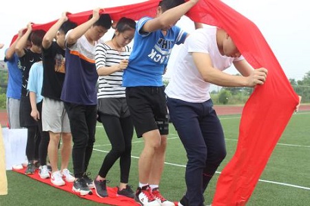 拓展訓(xùn)練項(xiàng)目無(wú)敵風(fēng)火輪