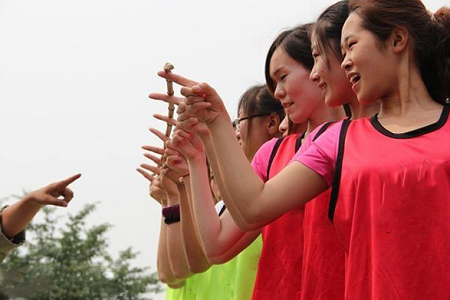 拓展訓(xùn)練項(xiàng)目齊眉棍